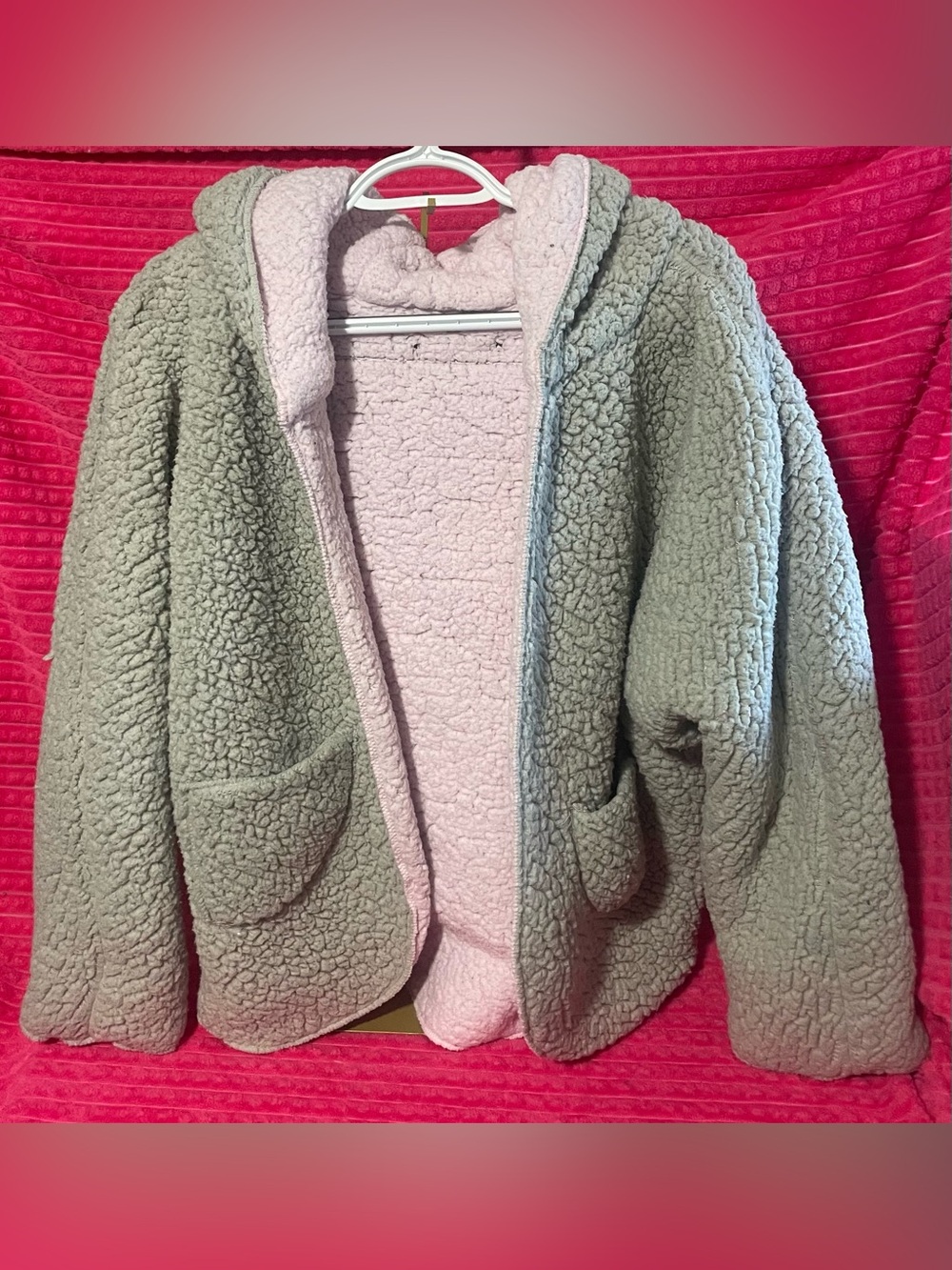 Reversible Teddy Sherpa Jacket in Sage Green & Light Pink
